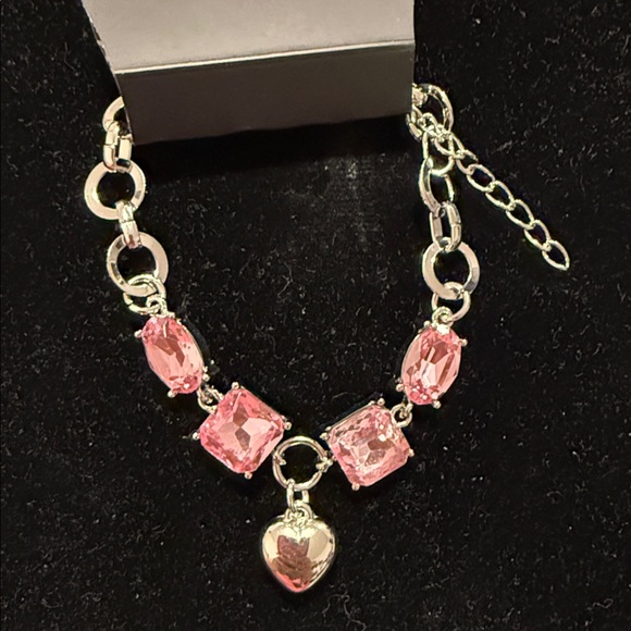 NWT Silver/Pink Heart & Rhinestones Bracelet - Picture 4 of 4